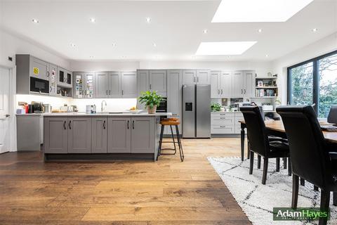 5 bedroom semi-detached house for sale, Park Crescent, London N3