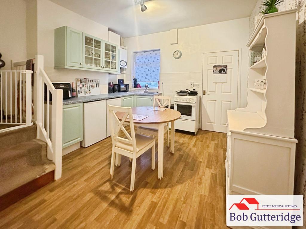 Fitted kitchen / diner
