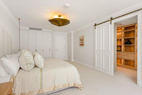 3 bedroom apartment for sale, Roland Gardens, South Kensington SW7