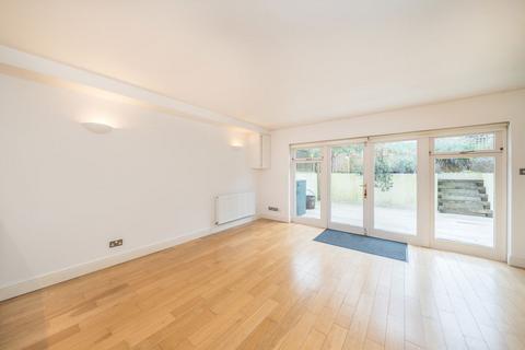 2 bedroom flat to rent, Colinette Road, London SW15