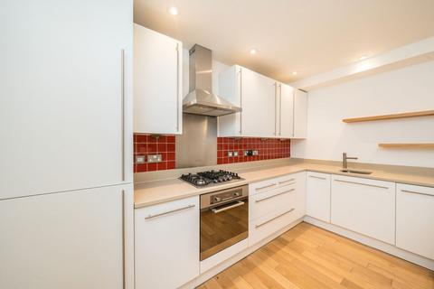 2 bedroom flat to rent, Colinette Road, London SW15
