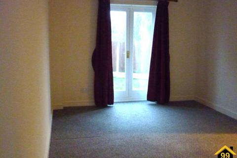 2 bedroom semi-detached house to rent, Hill Vue Gardens, Newark, Nottinghamshire, NG24