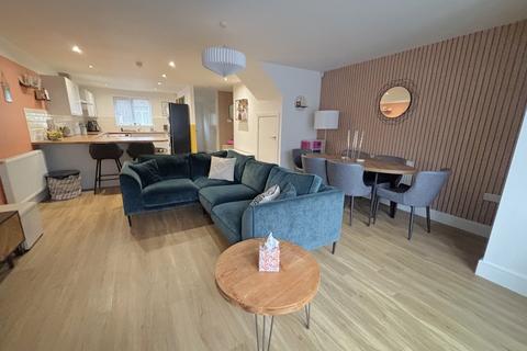 3 bedroom semi-detached house for sale, Stanley Street, Bingley, BD16