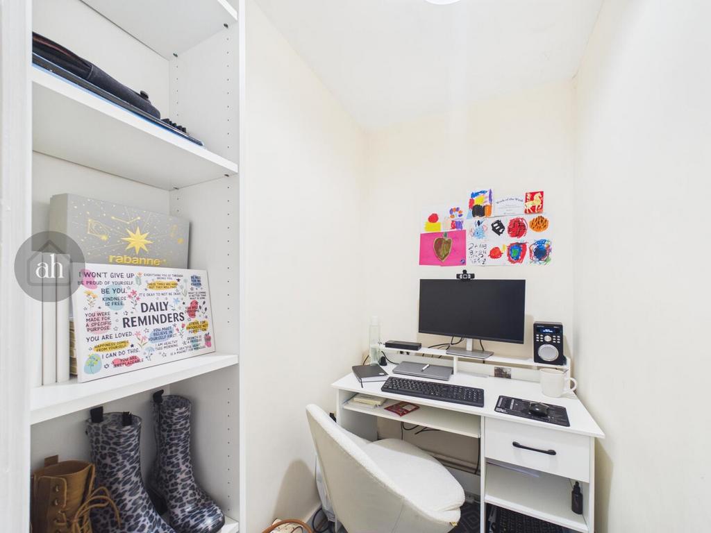 Study/Wardrobe