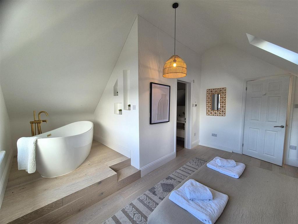 Principal Bedroom