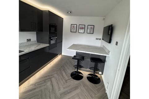 Wainwright Crescent, Sheffield, S13