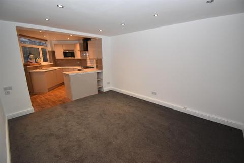 3 bedroom maisonette to rent, Whitnash Grove, Coventry