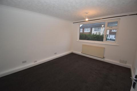 3 bedroom maisonette to rent, Whitnash Grove, Coventry