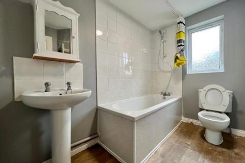2 bedroom flat to rent, Stonefield Drive, Manchester, Greater Manchester, M8