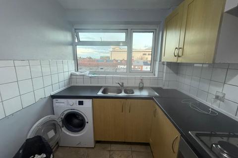 2 bedroom flat to rent, 21-29 Norwood Road, UB2