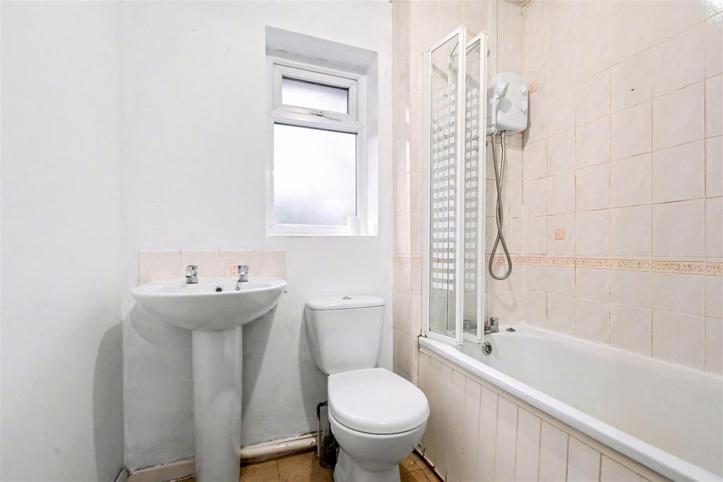 Bathroom 2.jpeg