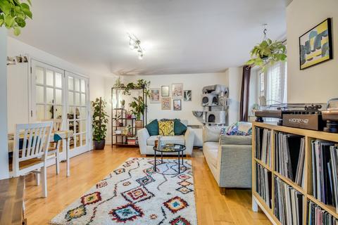 2 bedroom flat for sale, Rookes Crescent, Chelmsford