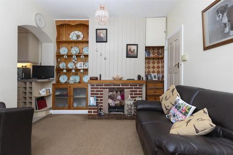 2 bedroom semi-detached house for sale, Gramfield Road, Huddersfield HD4