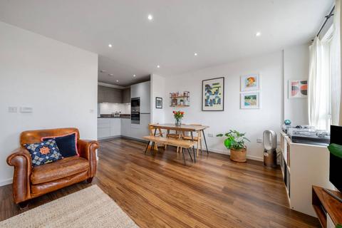 2 bedroom flat for sale, Rosenburg Road, Acton, London, W3