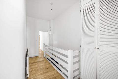 2 bedroom maisonette to rent, Marlow Road, London, SE20