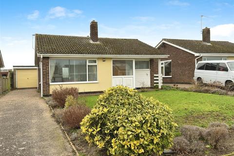 2 bedroom bungalow for sale, Clifford Drive, Oulton Broad, Lowestoft, Suffolk, NR33