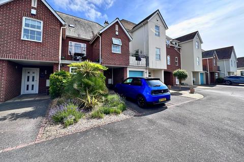 3 bedroom townhouse for sale, 120 Mudeford, Mudeford, Dorset. BH23 4AX