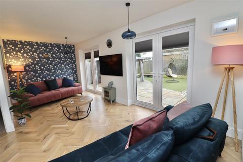 undefined, Chestnut Drive, Gilberdyke,