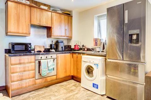 2 bedroom flat for sale, Southchurch Road, Southend-on-sea, SS1
