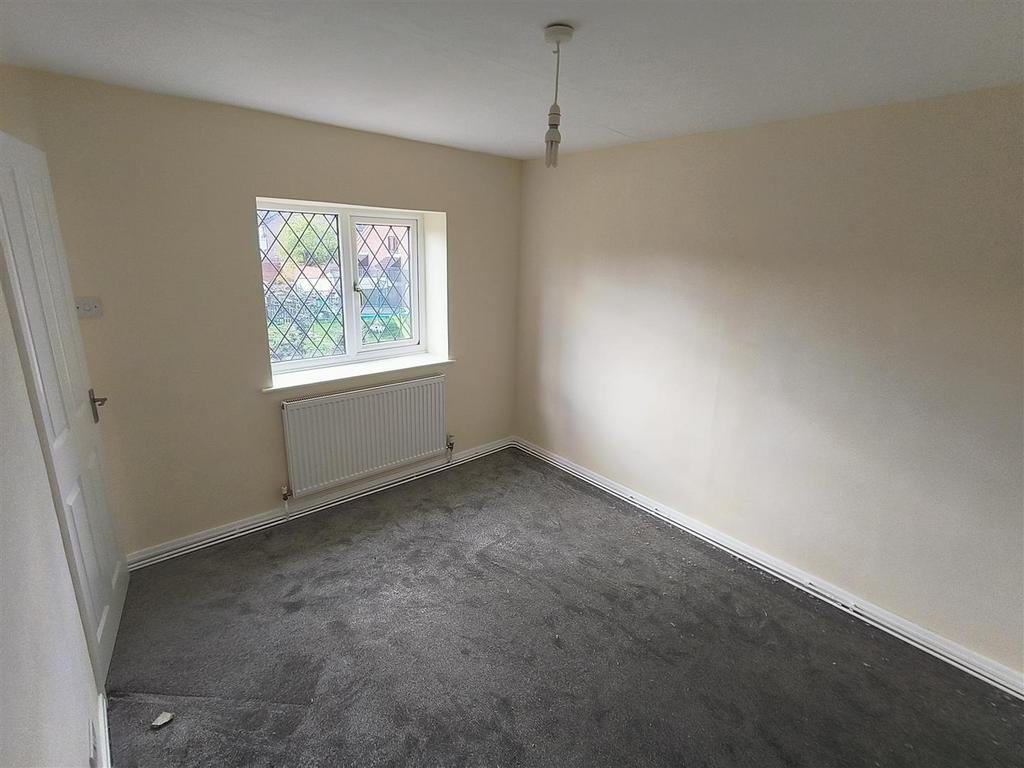 Bedroom 1 2.jpg