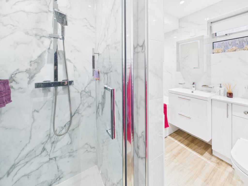 Cam04789 g0 pr0023 still028
