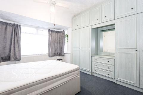 3 bedroom semi-detached house to rent, Rutland Road, Southall, UB1