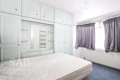 3 bedroom semi-detached house to rent, Rutland Road, Southall, UB1