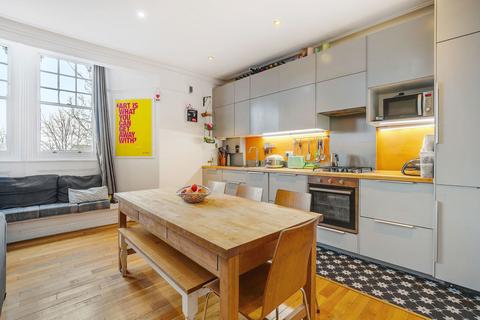 3 bedroom flat for sale, Flodden Road, London SE5
