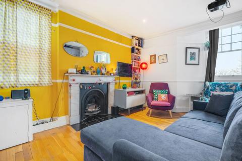 3 bedroom flat for sale, Flodden Road, London SE5