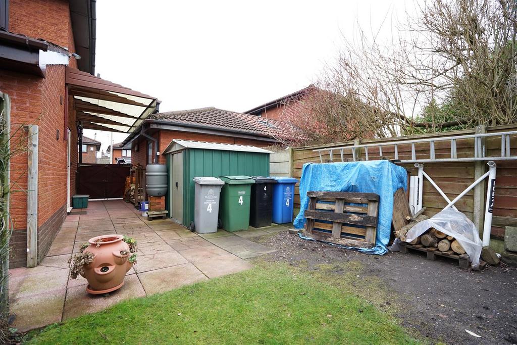 Side Access &amp; Garage