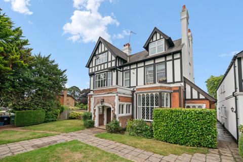 2 bedroom apartment to rent, Foley Road, Claygate, KT10