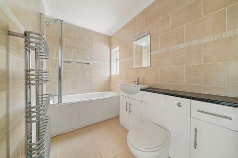 2 bedroom apartment to rent, Foley Road, Claygate, KT10