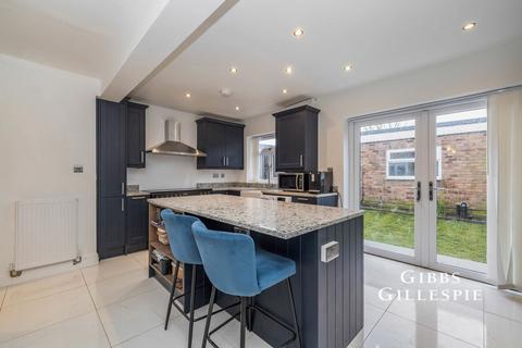 4 bedroom terraced house to rent, Turner Road, Edgware, HA8