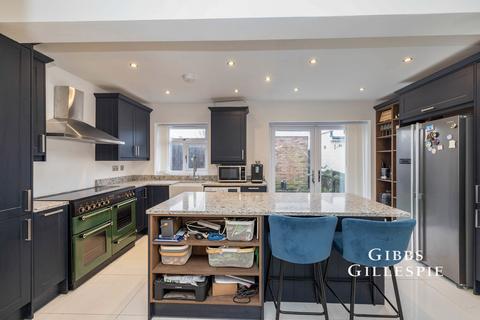 4 bedroom terraced house to rent, Turner Road, Edgware, HA8