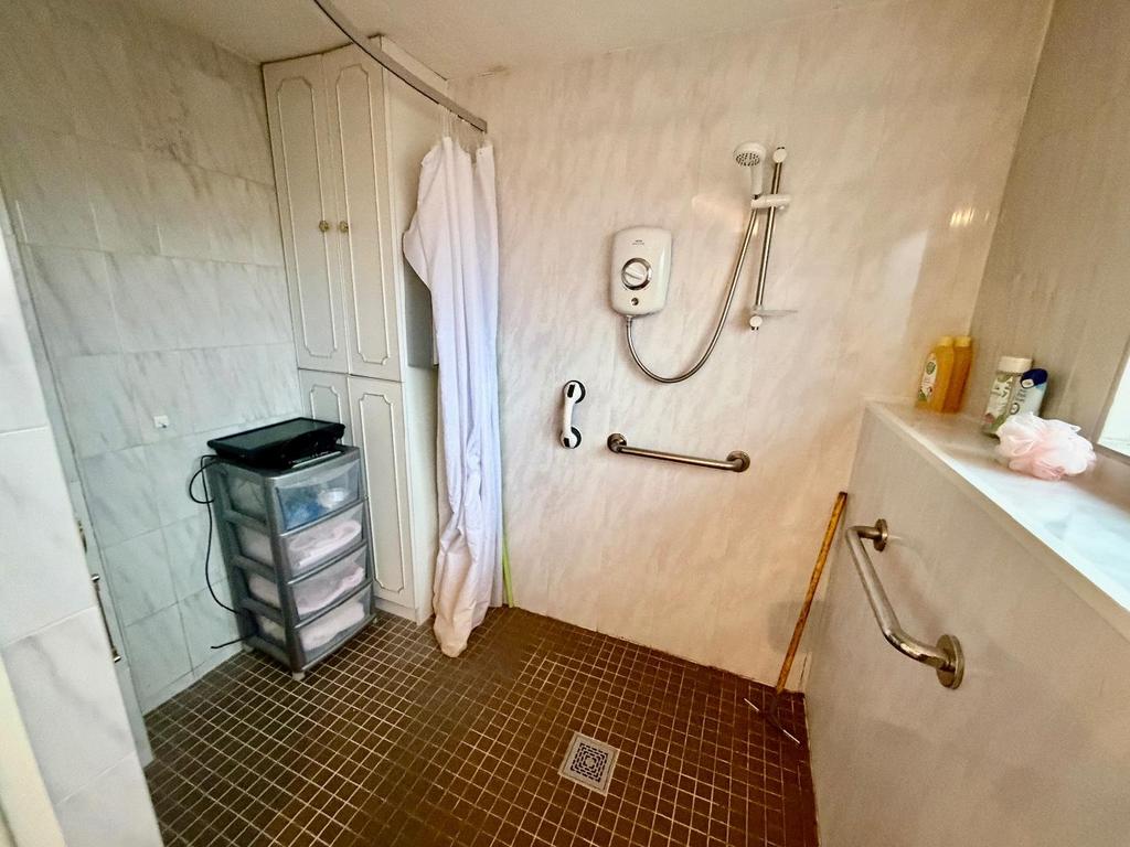Shower Room/w.c.