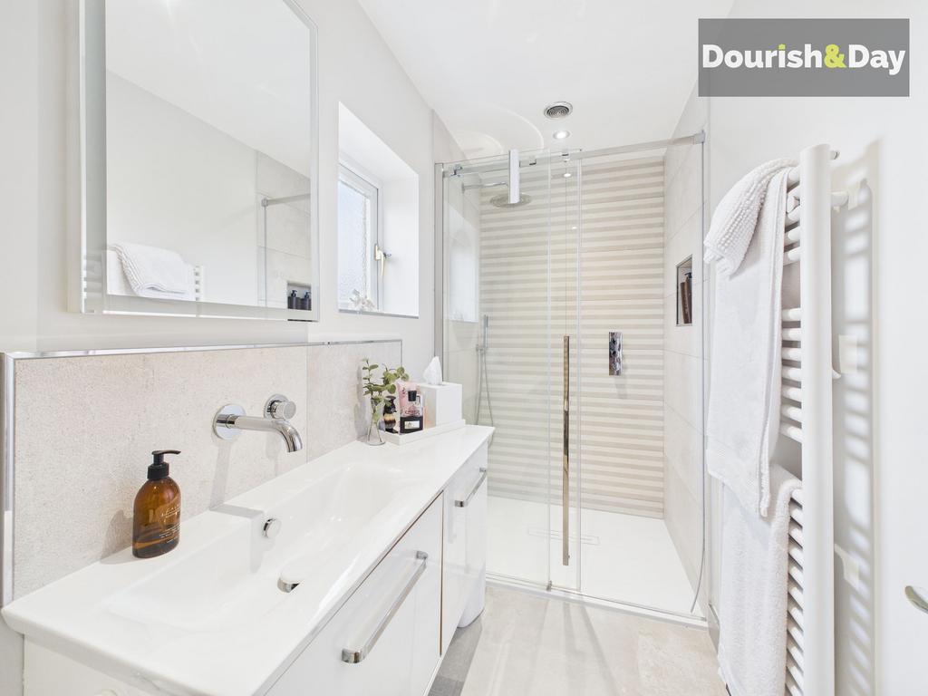 En-suite Shower Room (Bedroom One)