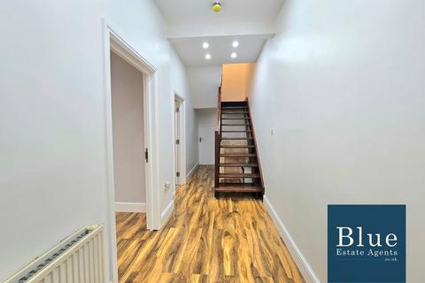 4 bedroom semi-detached house to rent, Stanwell Road, Ashford, TW15