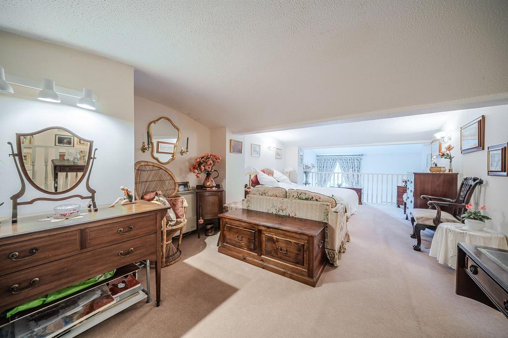 Galleried bedroom 1