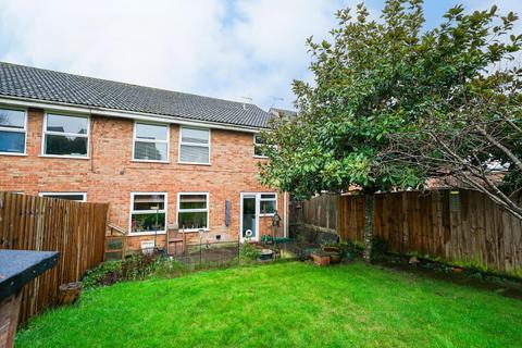 2 bedroom maisonette for sale, Delamere Gardens, Linslade
