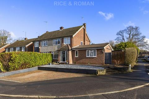 4 bedroom semi-detached house for sale, Keats Way, Crowthorne RG45