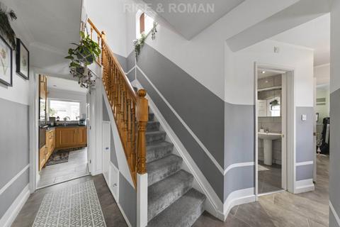 4 bedroom semi-detached house for sale, Keats Way, Crowthorne RG45