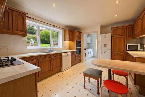 5 bedroom detached house for sale, Cottage Gardens, Great Billing, Northampton NN3