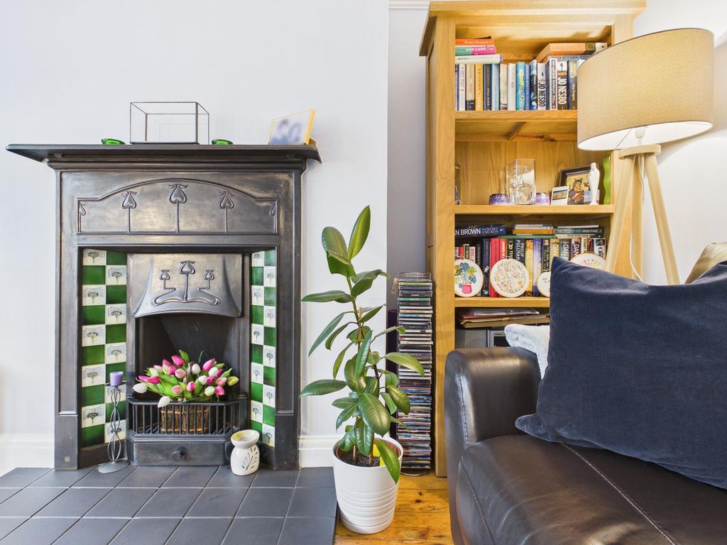 Lounge Details