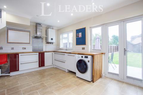 undefined, Rydens Way, GU22