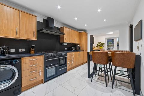4 bedroom detached house for sale, Muirfield Road, Wellingborough NN8