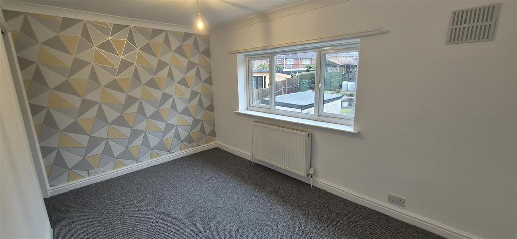 Rear bedroom