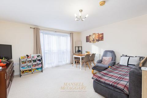 2 bedroom flat for sale, Holyrood Place, Crawley RH11