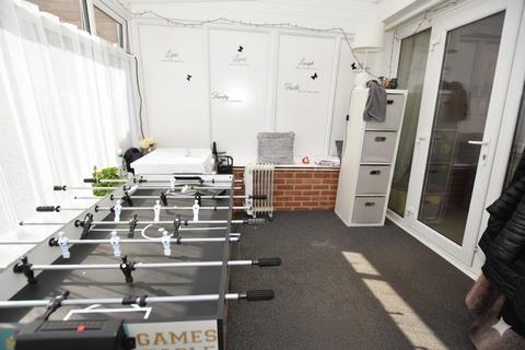2 bedroom semi-detached bungalow for sale, St. Andrews Close, Margate, CT9