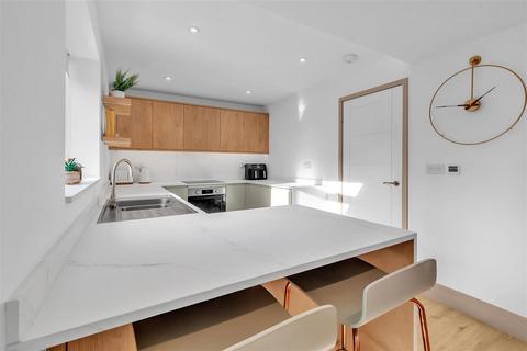 2 bedroom house for sale, Waldron Avenue, Brighton