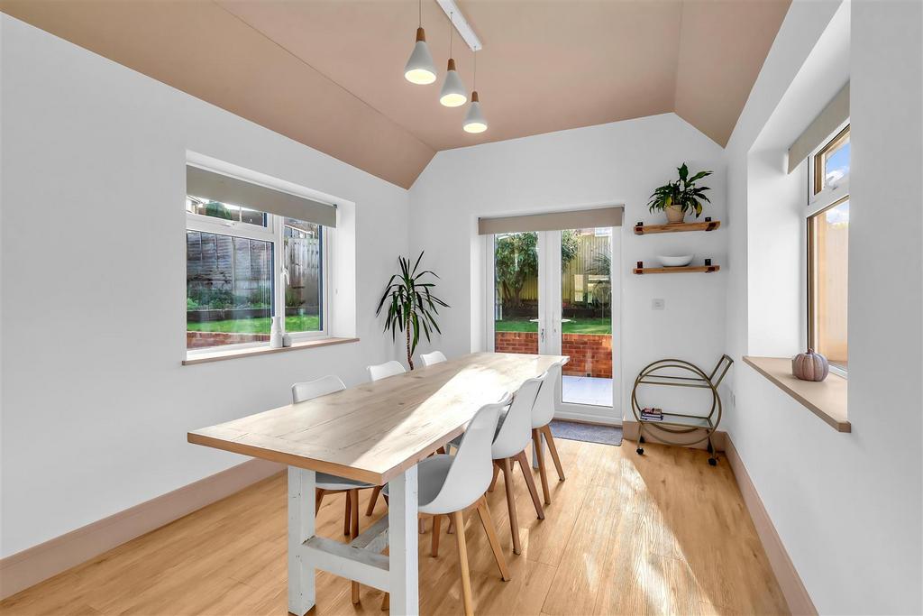 Dining Area.jpg